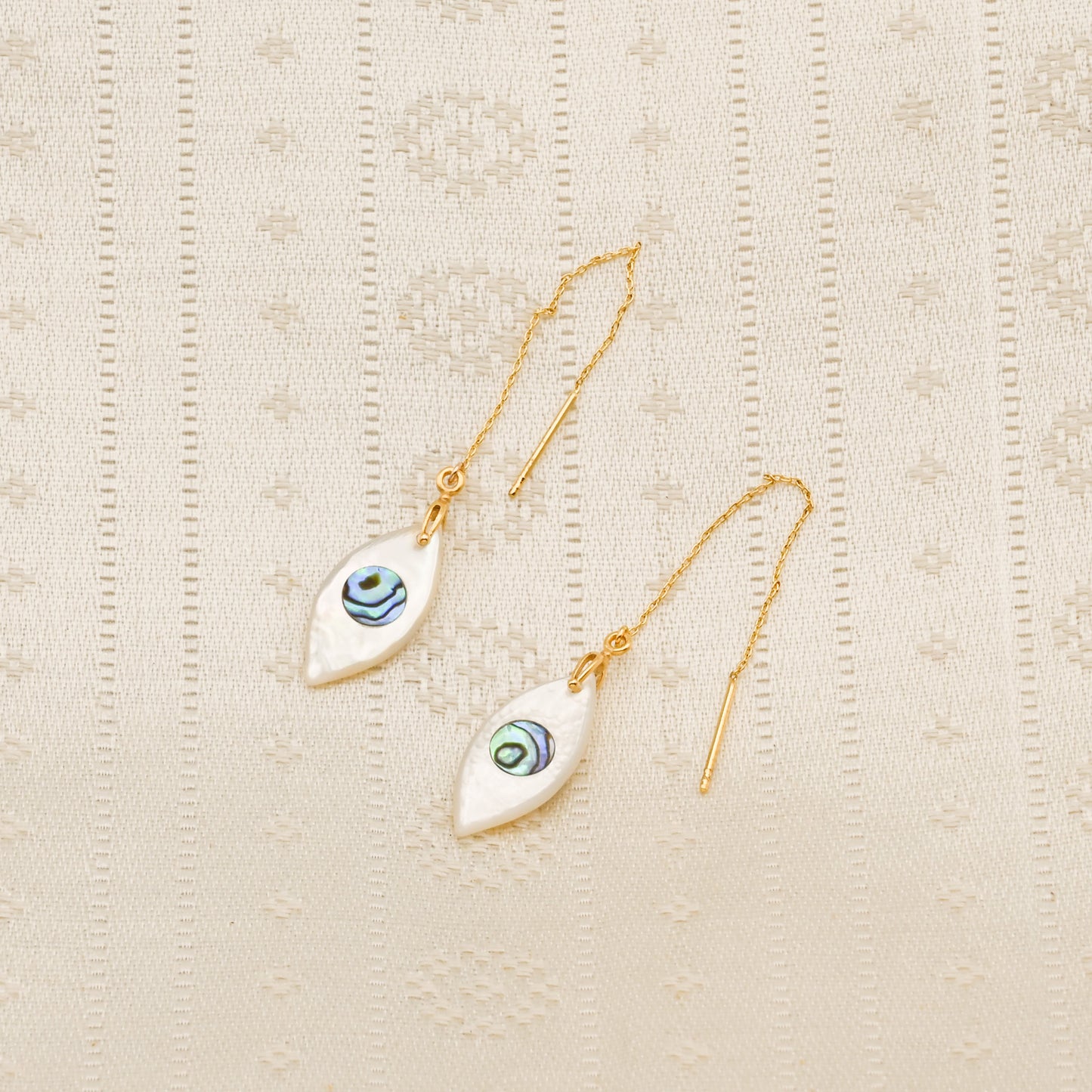 魔除けの目 Nazar マザー・オブ・パールのピアス/イヤリング