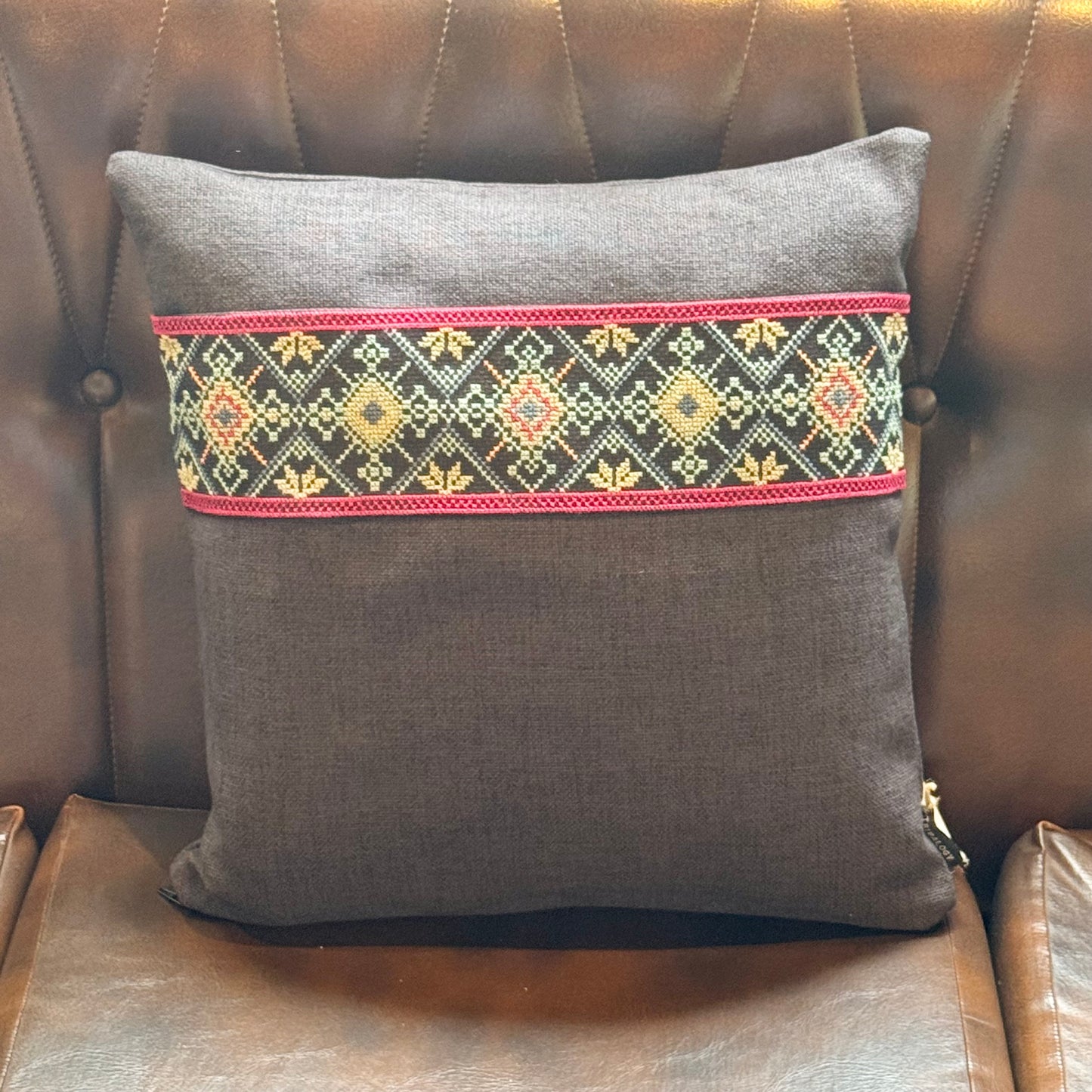 刺繍クッションカバー