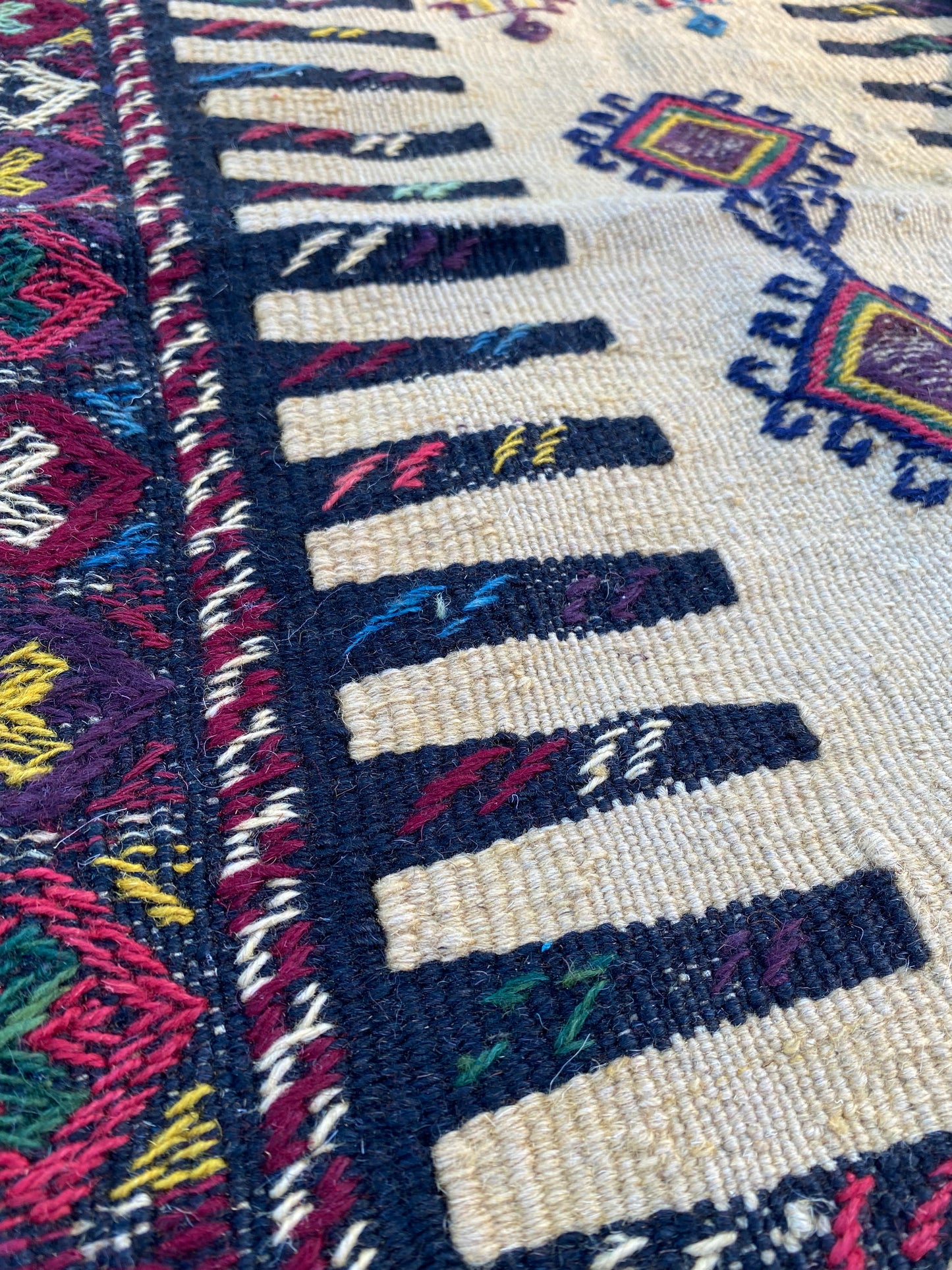 クルド絨毯（ラクダ柄）　106×62cm