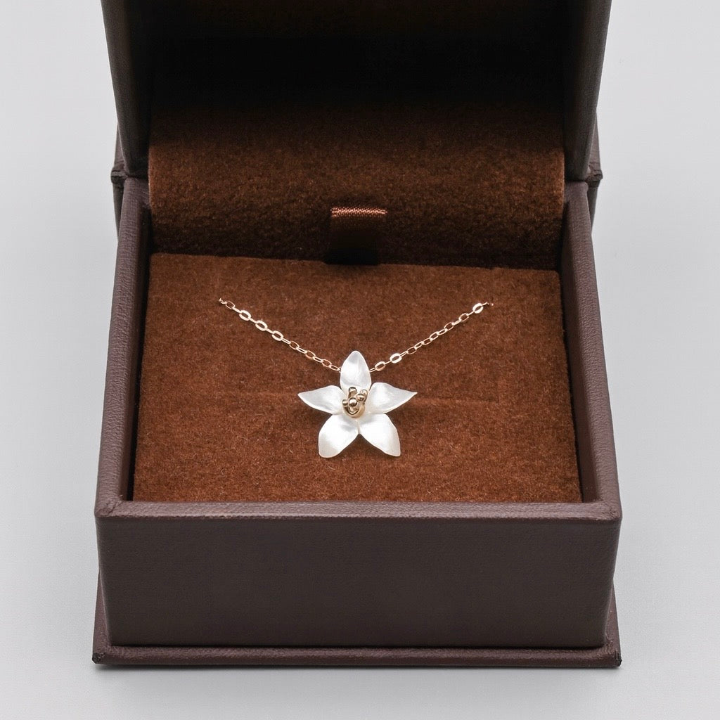 K18PG　スライドアジャスター付き"マザー・オブ・パール"　ジャスミンモチーフネックレス