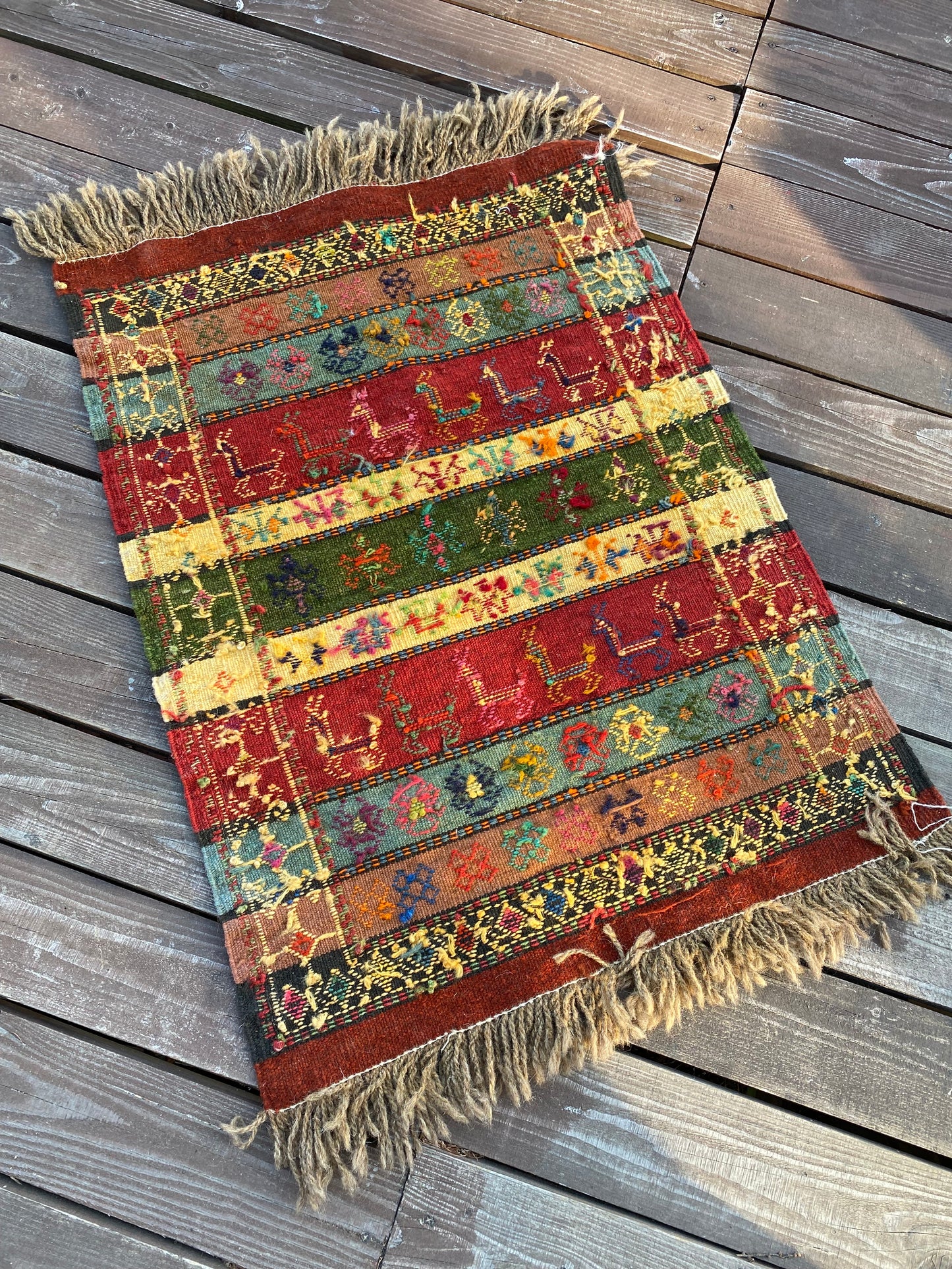 クルド絨毯（カラフル鹿柄）　105×65cm