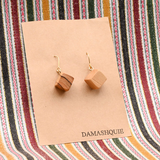 オリーブのサイコロピアス／イヤリング