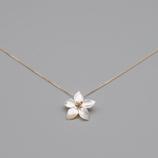 K10YG　"マザー・オブ・パール"　ジャスミンモチーフネックレス