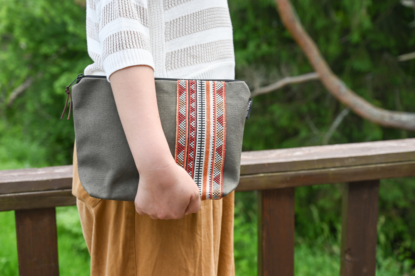 トライバル刺繍ミリタリーポーチ