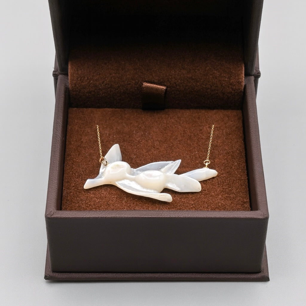 K10YG　"マザー・オブ・パール"　オリーブモチーフネックレス